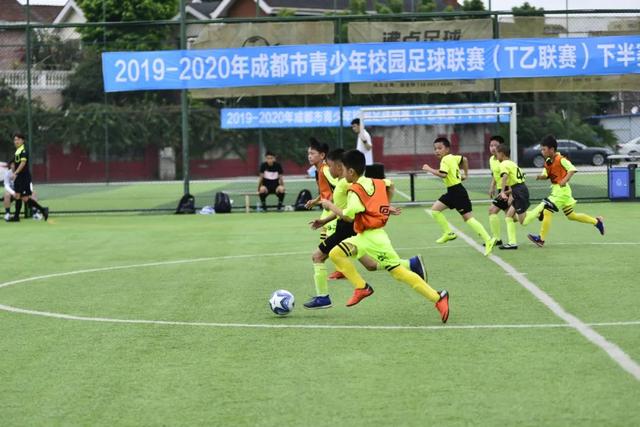 皇马倾向4-2-3-1阵型，但双后腰人选仍在拉锯